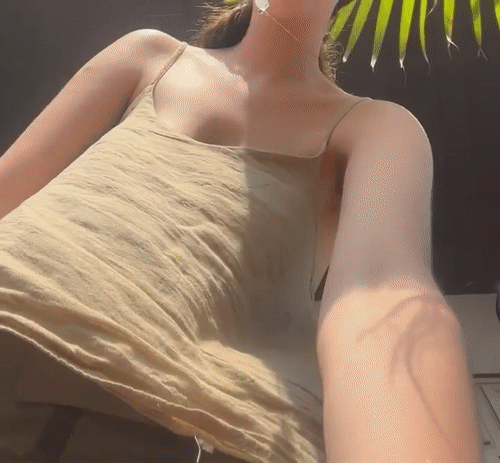 gif#big bouncing tits without bra