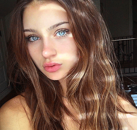 Sophi knight enjoys being on the catwalk with a moist vagina, for this she takes a cheating bf with her everywhere