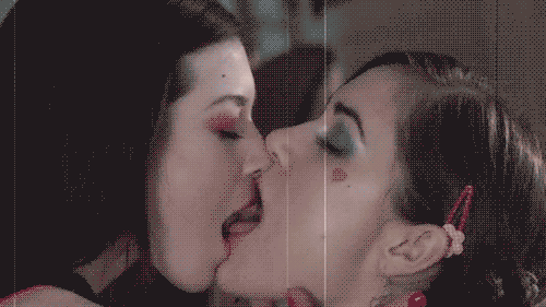 Smooching Dark-hued-haired