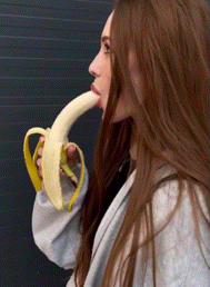 Jesus christ. impressive blowjob imitation with a banana