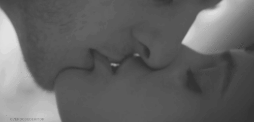 Stinging Lips