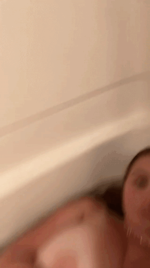 buxomy bathtub selfie