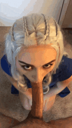 Daenerys blowing dick and providing a wink