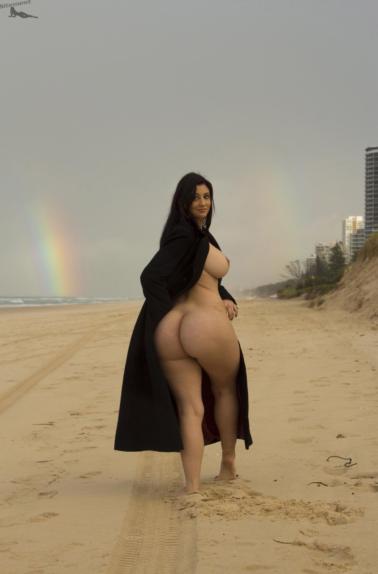 huge arab butt