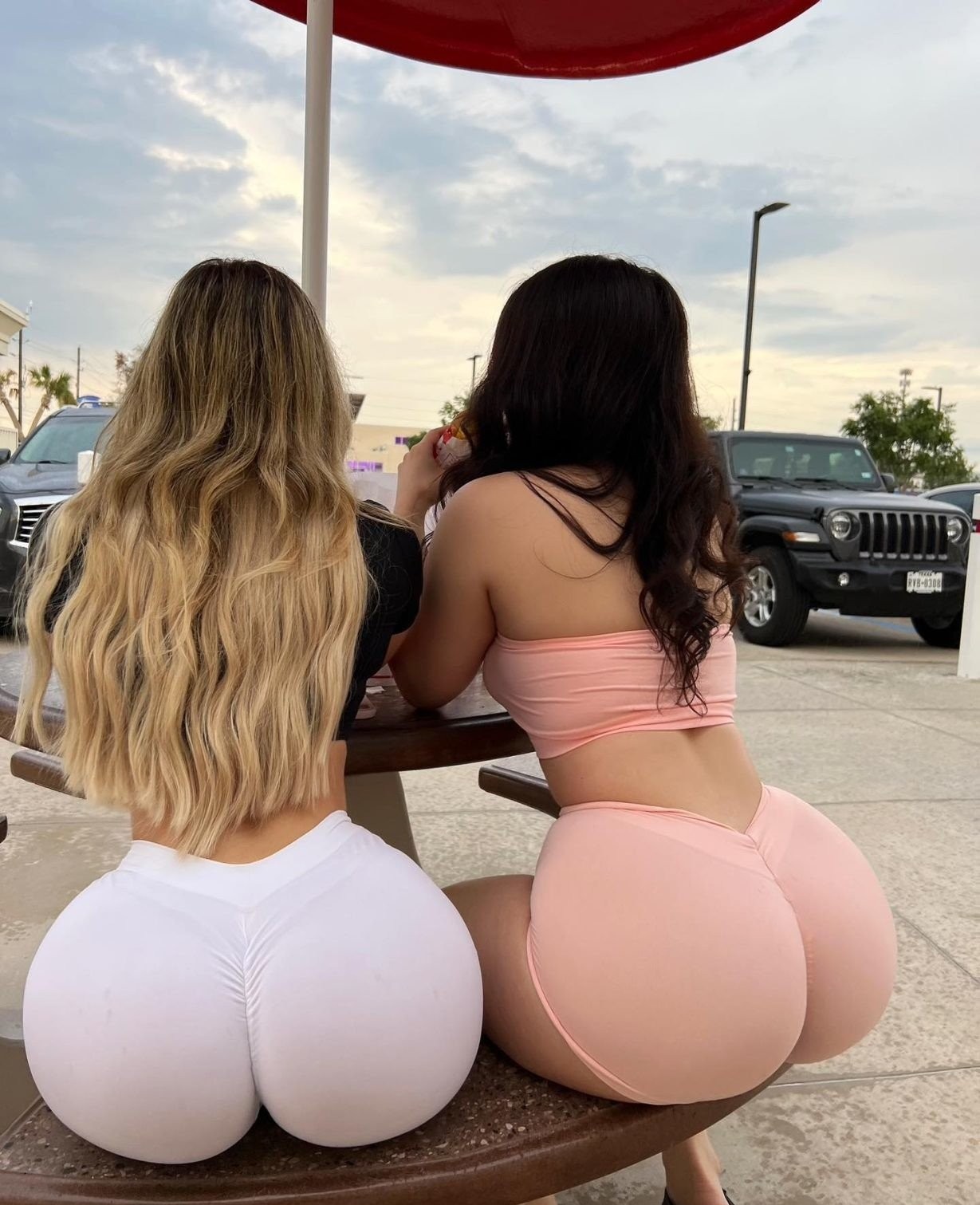 Faith lianne and justine sweet with their huge asses picture image