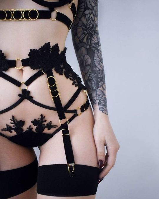 Gotta get myself a garter belt like this
