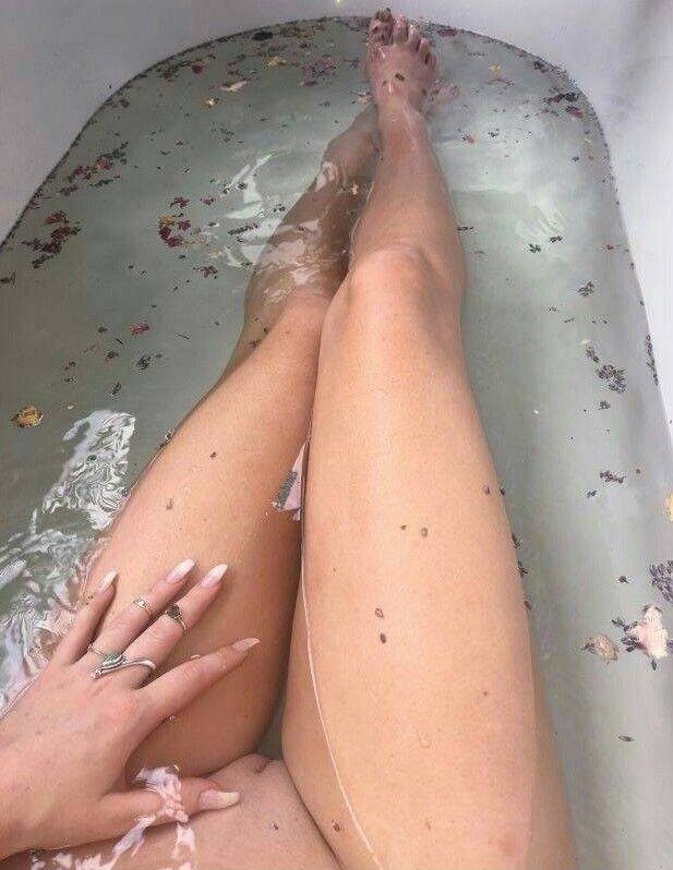 Heyy im in the bath geez