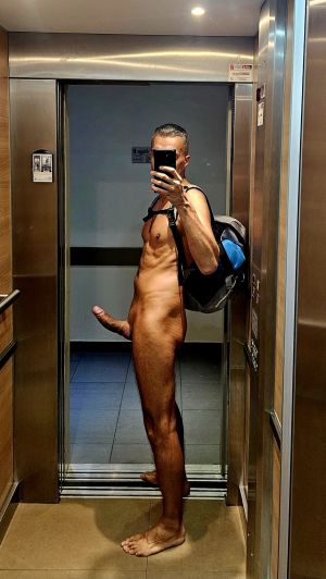 solo male masturbation gif bigfben main image 1